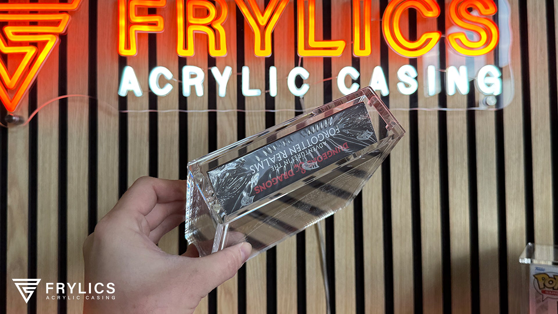 Magic The Gathering collector Boosters product in Frylics Acryl Case