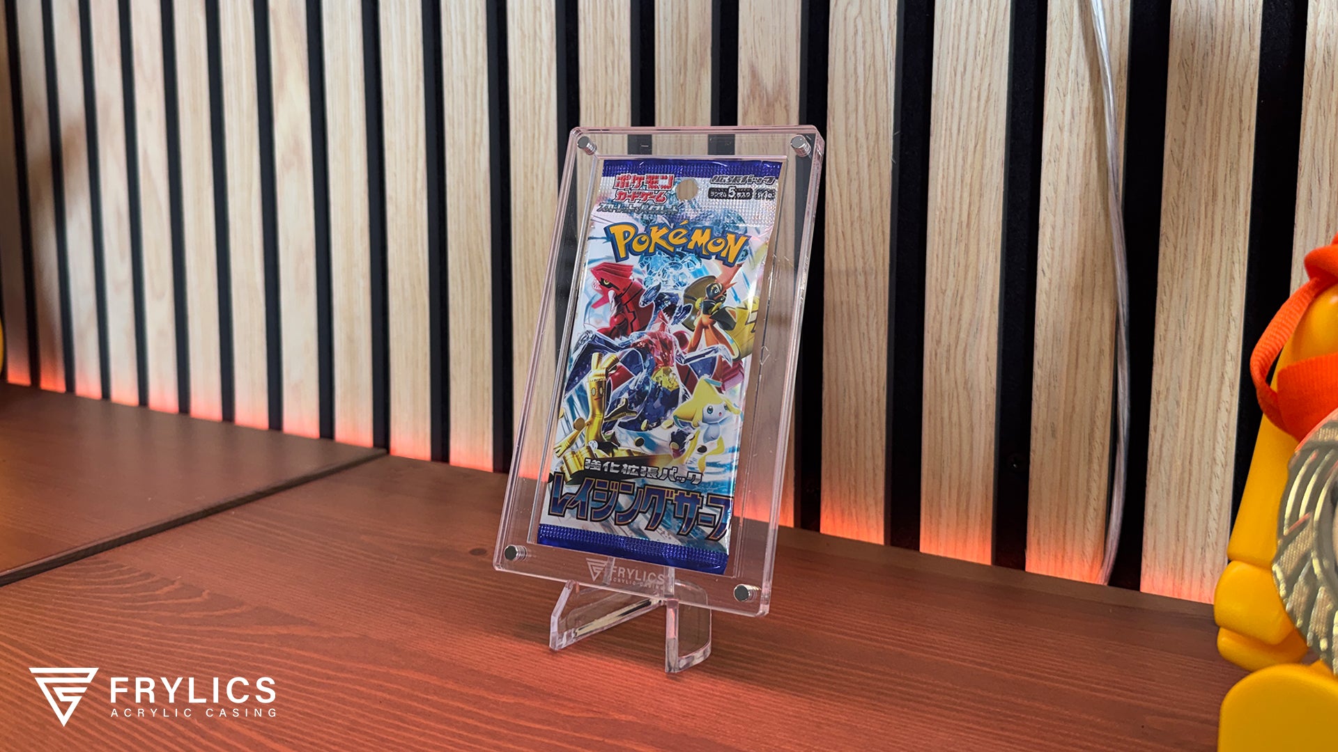 Frylics Booster Pack 1-slot acryl case voor Japanse packs close up