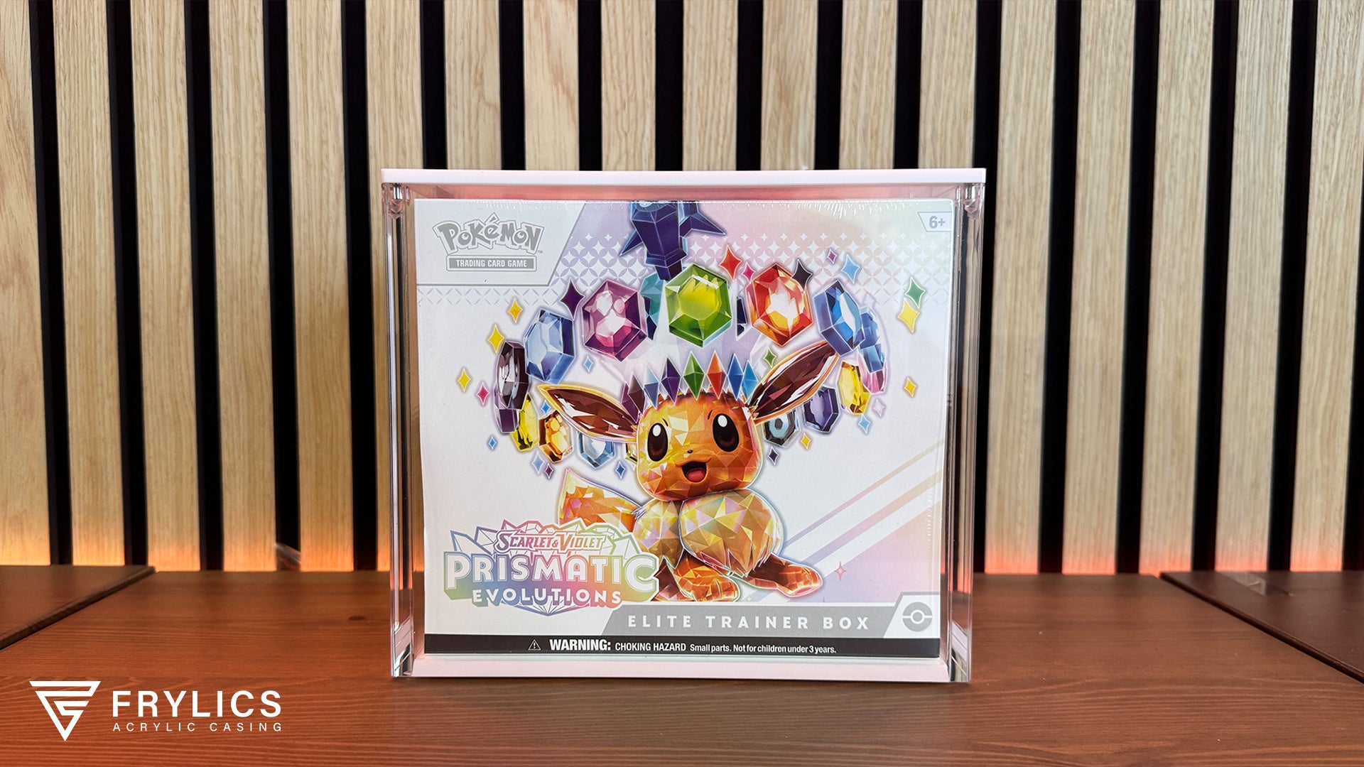 Elite Trainer Box Acryl Case van Frylics met de bodem en deksel in het wit