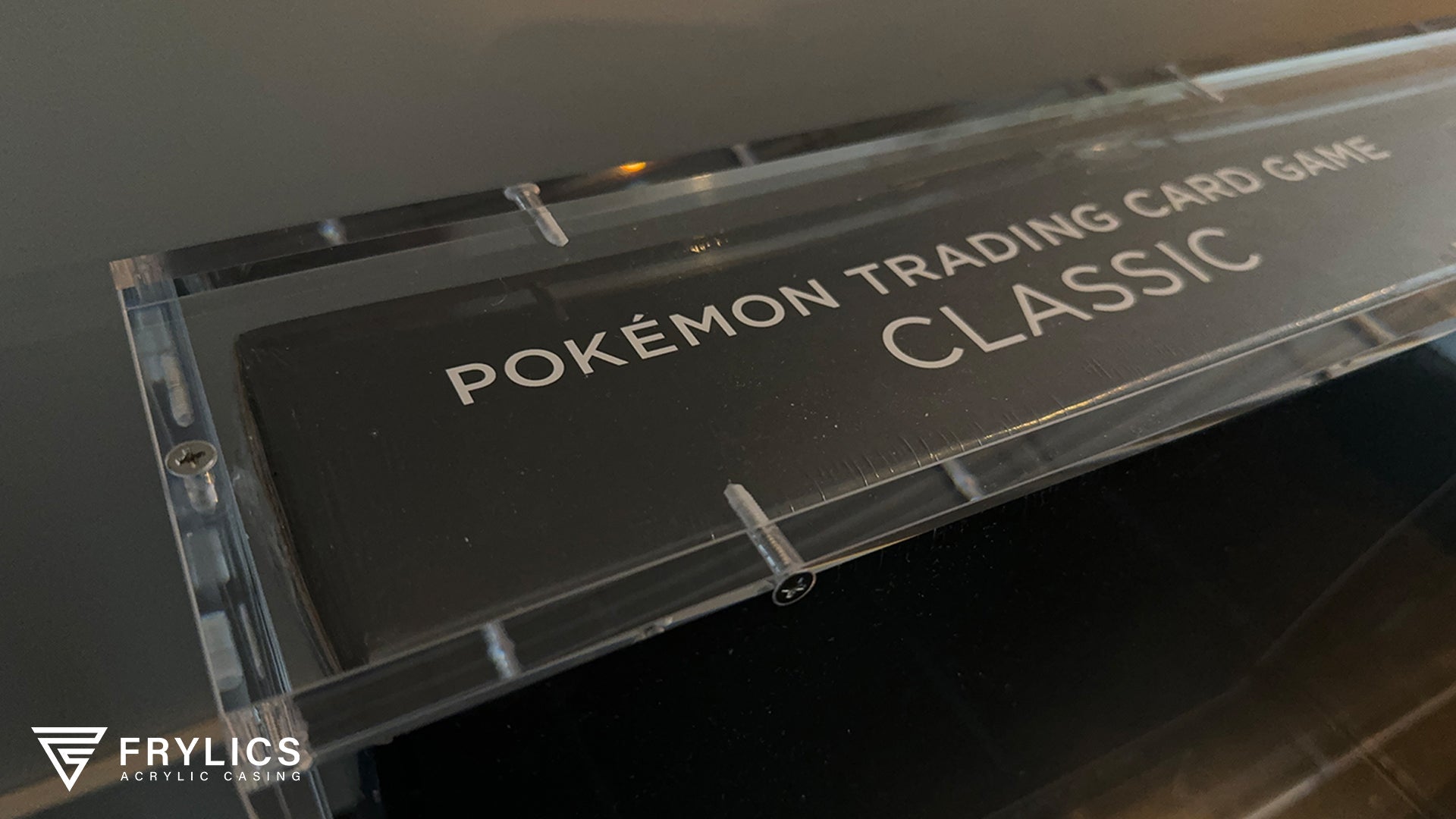 TCG Classic Box Engels - Pokémon acryl case - Frylics - TCG Classic Box Engels - Pokémon acryl case