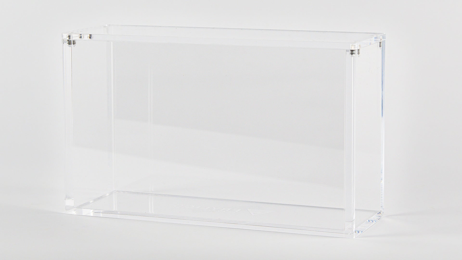 Magic: The Gathering Draft Booster Box (36 packs) - Acrylic Case