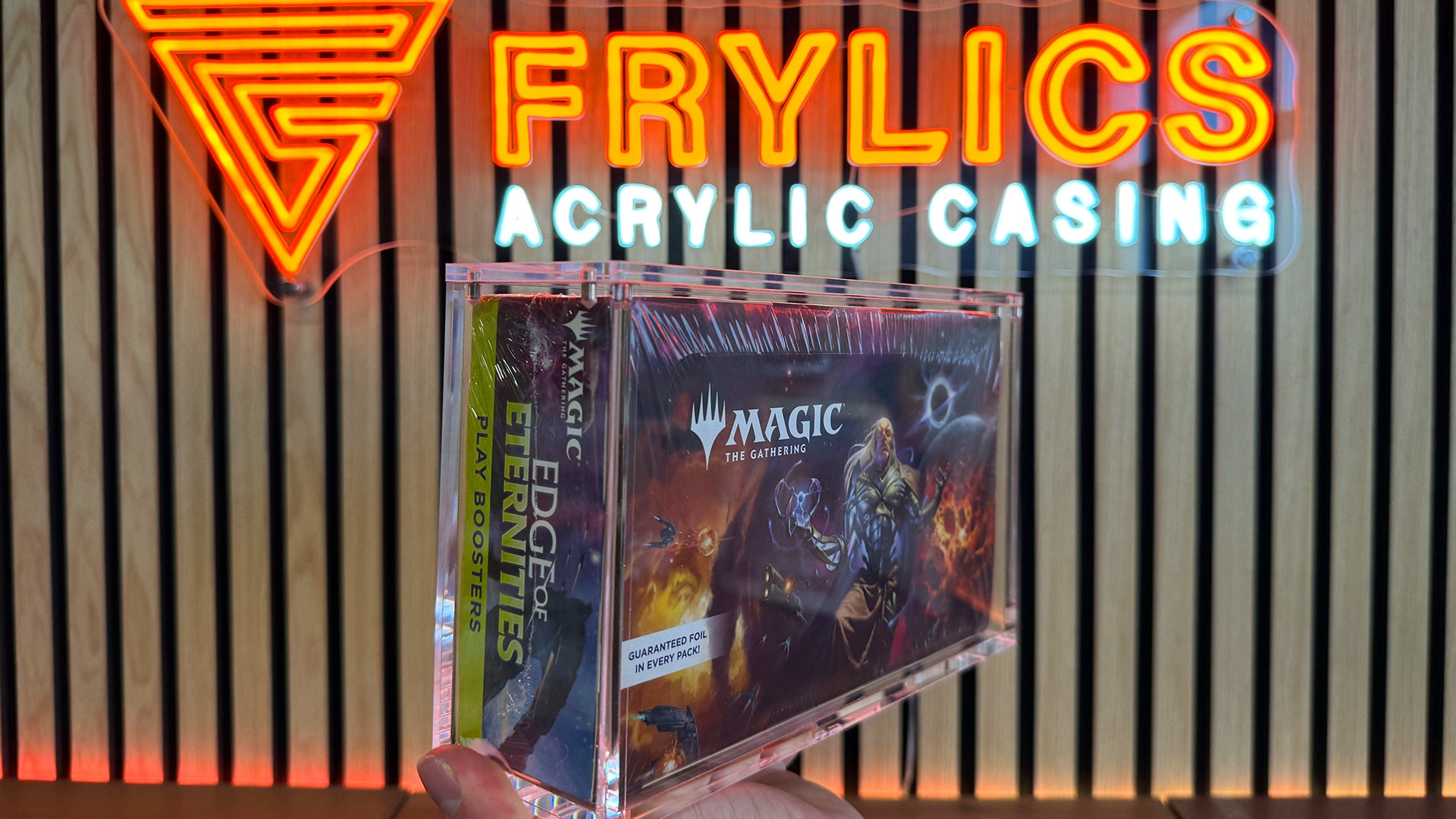 Magic: The Gathering Play Booster Box (30 packs) - Acryl Case
