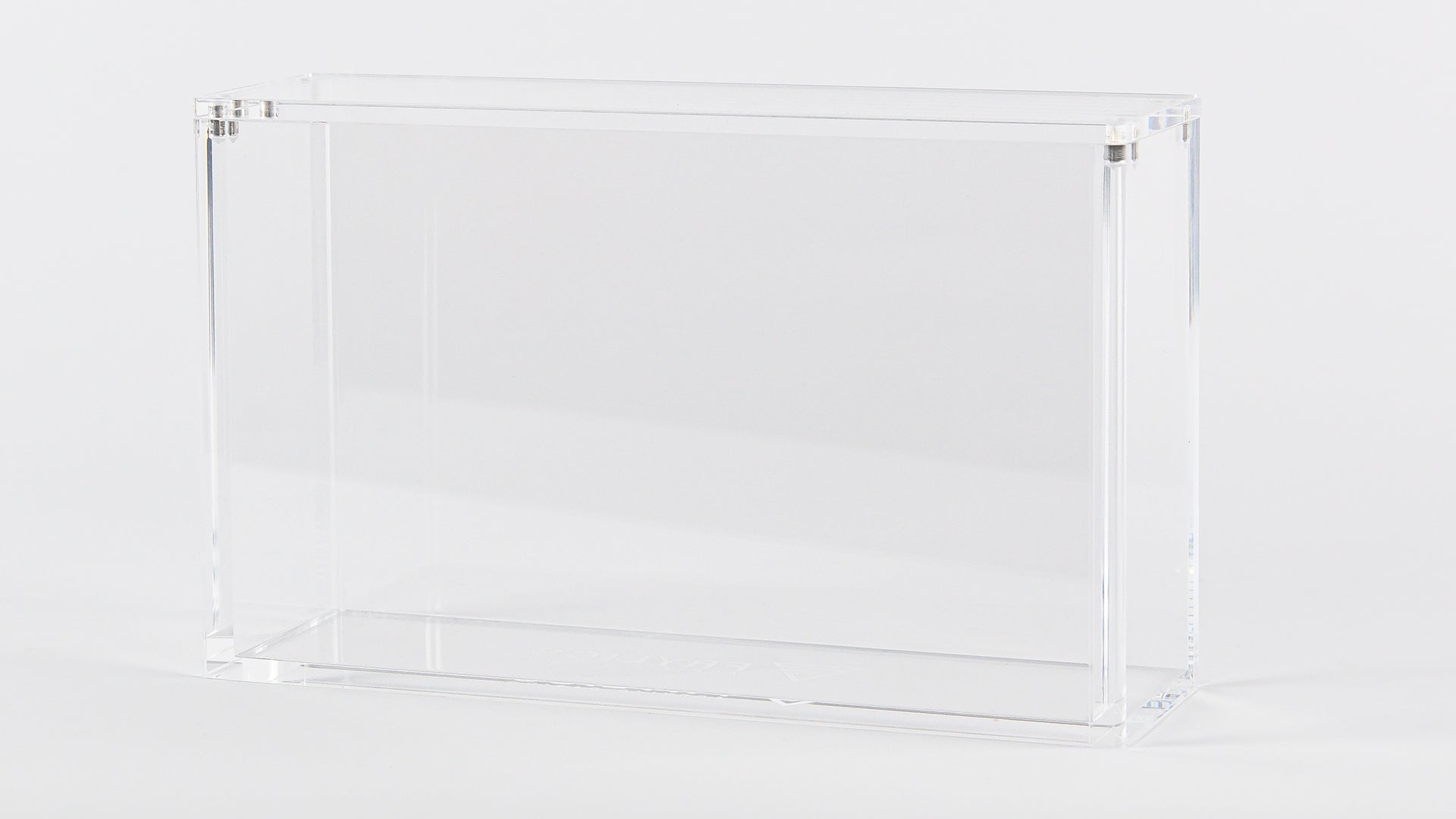 Magic: The Gathering Play Booster Box (30 packs) - Acrylic Case